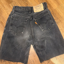 Carica l'immagine nel visualizzatore di Gallery, Levi's 881 shorts