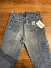 Carica l'immagine nel visualizzatore di Gallery, Levis Vintage Anni 70 White Tab W 30 L 30

