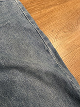 Carica l'immagine nel visualizzatore di Gallery, Levis 505 Vintage Anni 80 - Made in USA W28 L34
