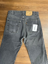 Carica l'immagine nel visualizzatore di Gallery, Levi's 505 anni 80 Made in USA – W31 L32
