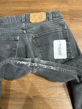 Carica l'immagine nel visualizzatore di Gallery, Levi's 505 anni 80 Made in USA – W31 L32
