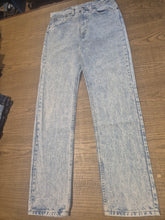 Carica l'immagine nel visualizzatore di Gallery, Levi's 505 Vintage anni 90 Made in USA – Acid Wash W33 L34
