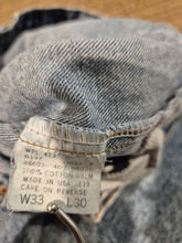 Carica l'immagine nel visualizzatore di Gallery, Early 90's Levi's 505 Made in Usa acid wash W33 L30
