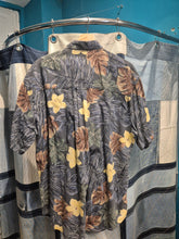 Carica l'immagine nel visualizzatore di Gallery, Camicia Hawaiana Chaps Ralph Lauren taglia L
