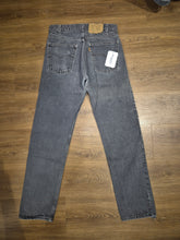 Carica l'immagine nel visualizzatore di Gallery, Levi's 505 anni 80 Made in USA – W31 L32
