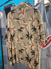 Carica l'immagine nel visualizzatore di Gallery, Camicia Hawaiana in viscosa Xl
