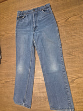 Carica l'immagine nel visualizzatore di Gallery, 70's Levi's jeans white tab zipper boy friend W30
