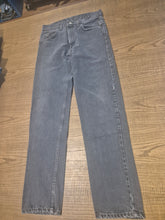 Carica l'immagine nel visualizzatore di Gallery, Mid 80's Levi's 505 Made in Usa W31 L32
